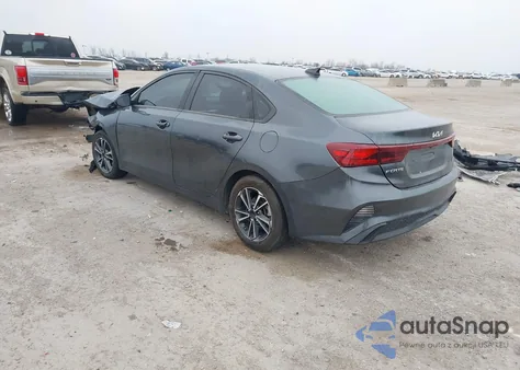2022 Kia Forte Lxs z USA, uszkodzony, nr VIN 3KPF24AD2NE450437
